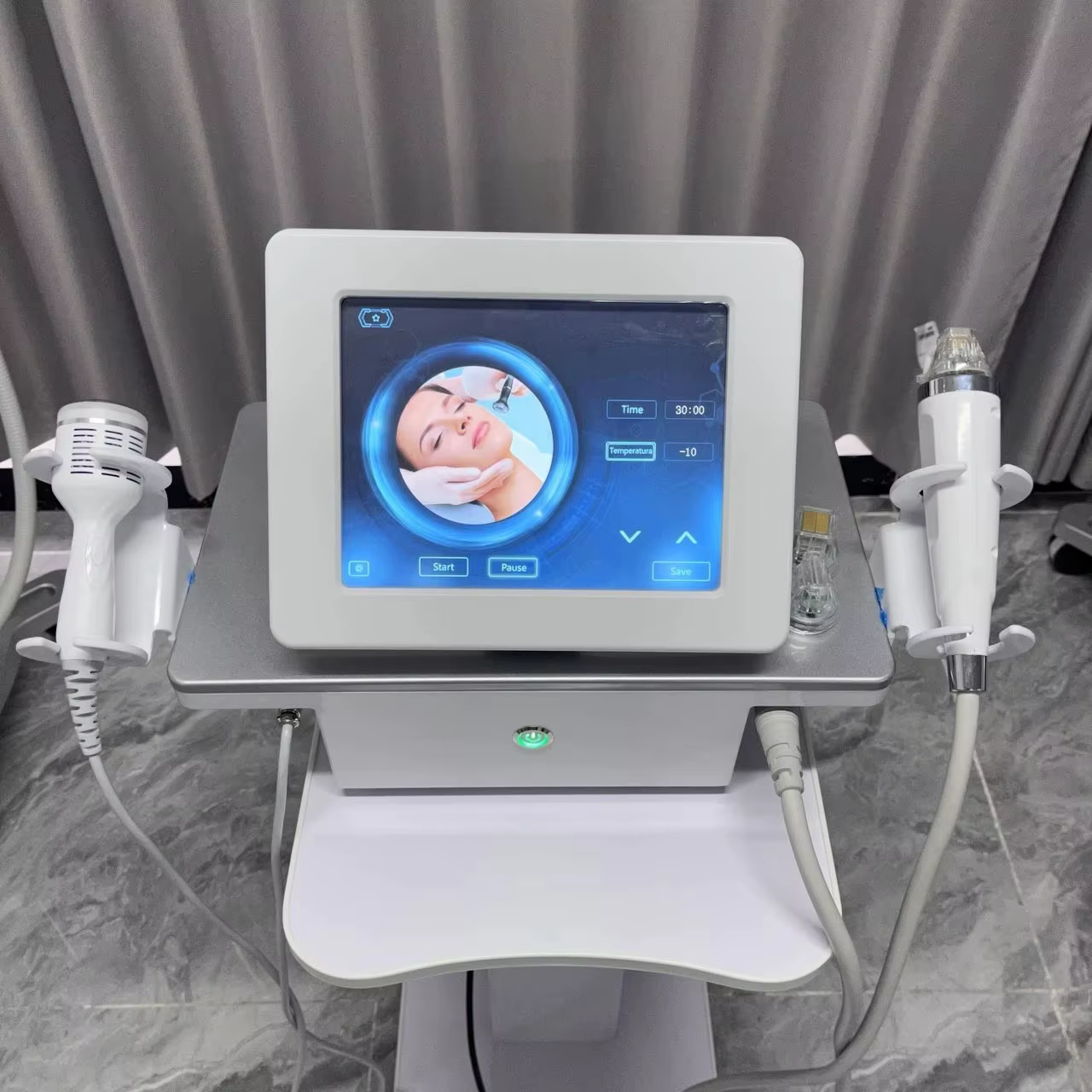 Microneedling RF aparat za regeneracijo kože