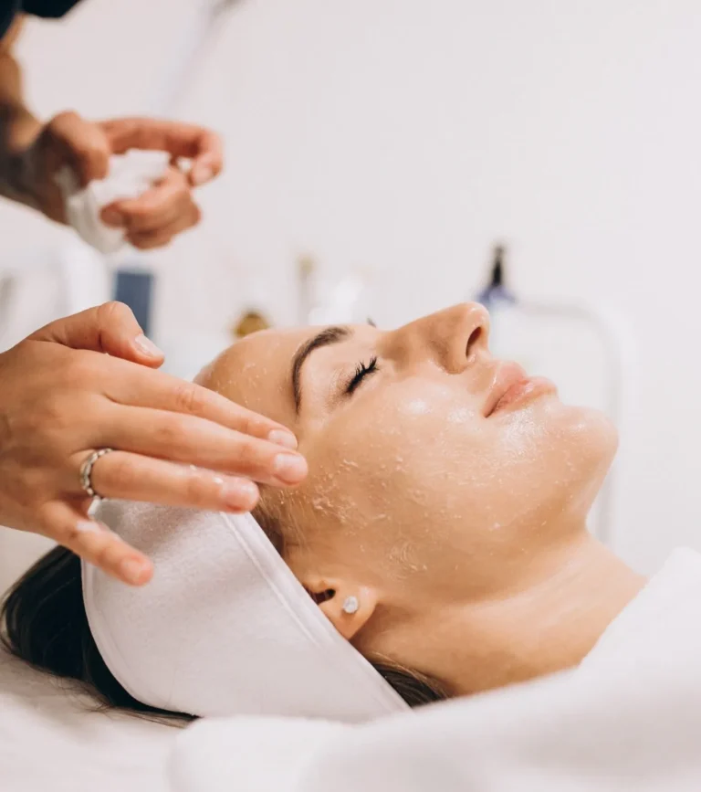 Gold RF microneedling nega kože v salonu Zoja Beauty