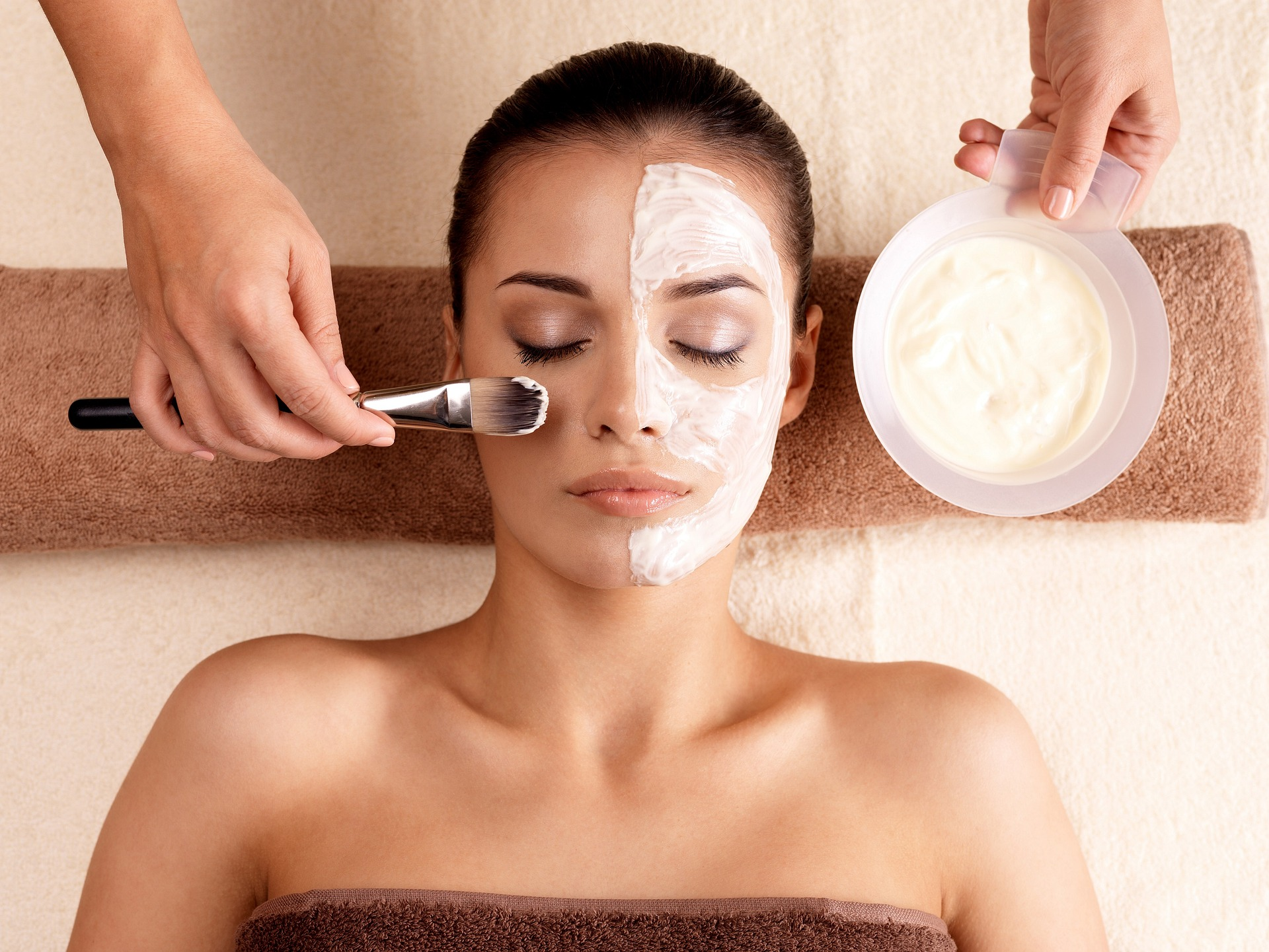 Nanos maske pri negi obraza in dekolteja v salonu Zoja Beauty